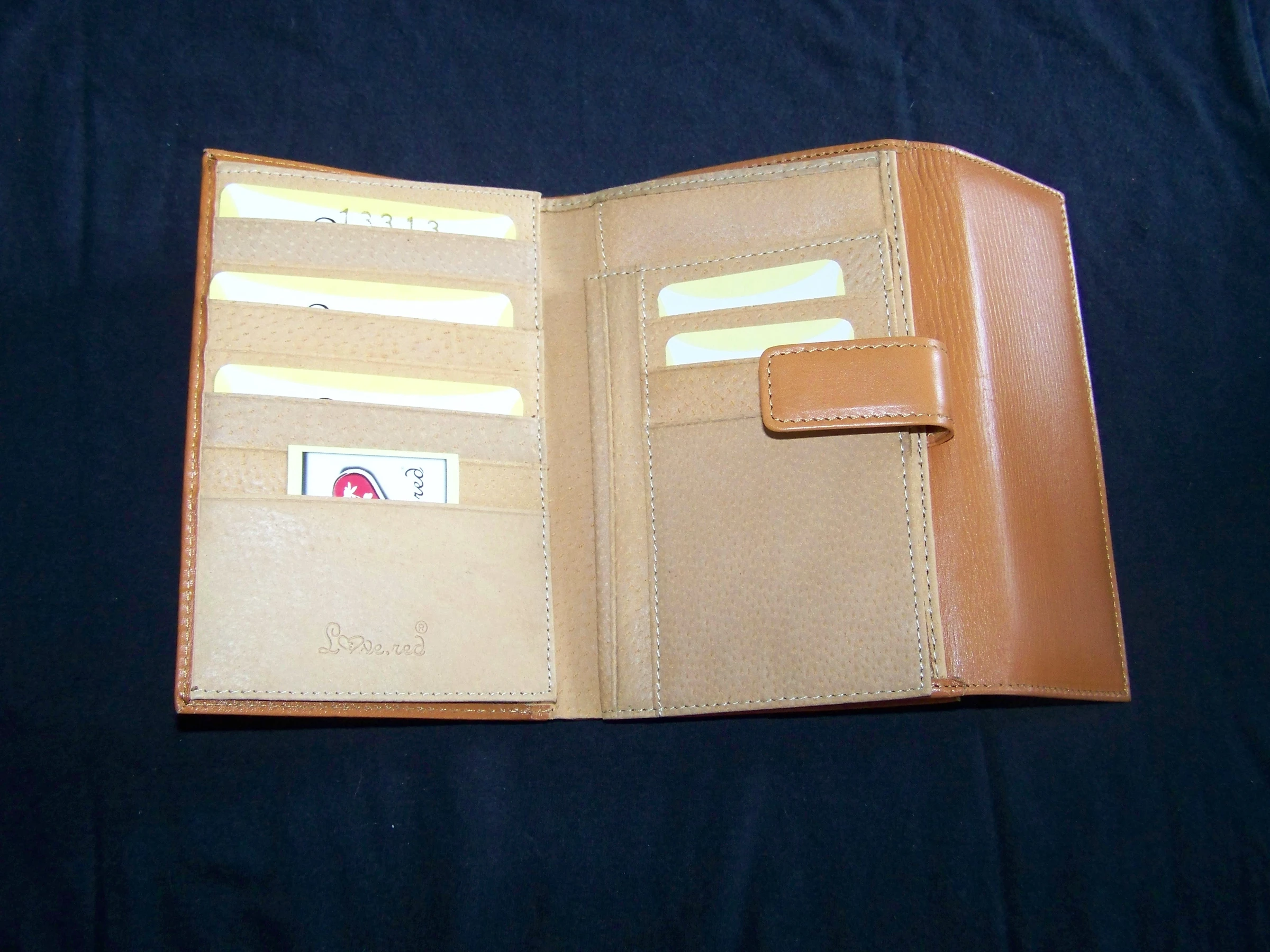 Exquisito Monedero Luxe Love rojo - Nuevo en Caja - Formato Grande – photo 2